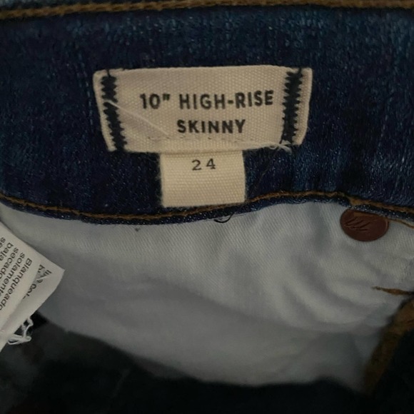 Madewell 10’ High Rise Skinny Jeans exposed button - Picture 9 of 11